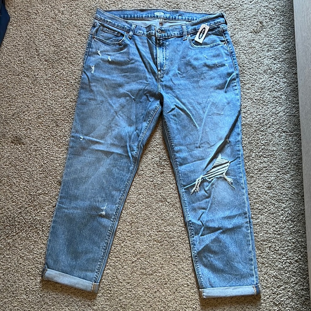 NEVER WORN Old Navy Boyfriend Mid-Rise Jeans